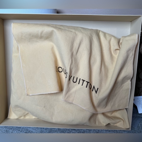 $1,390 USE LOUIS VUITTON SPEEDY DAMIER EBENE CANVAS - Picture 14 of 17